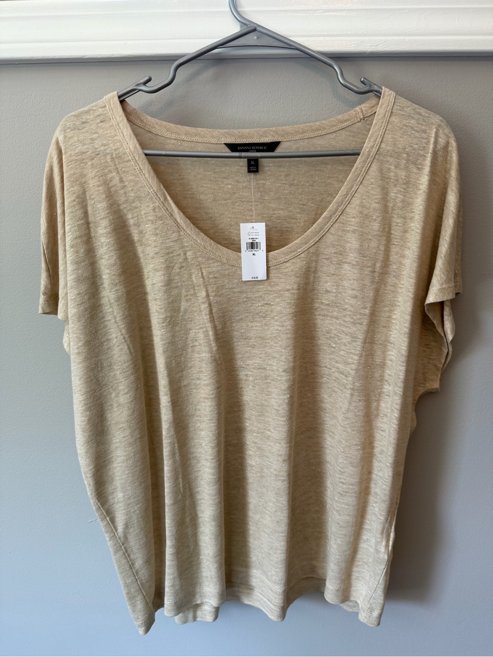 Banana Republic Linen Scoop Neck Short Sleeve Tee in Light Beige NWT
